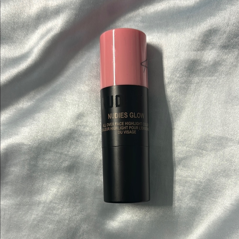 NUDESTIX Nudies Glow Highlighter in “I Dew”